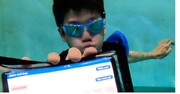 امکان ارسال پیام در زیر آب با گوشی هوشمند فراهم شد + فیلم