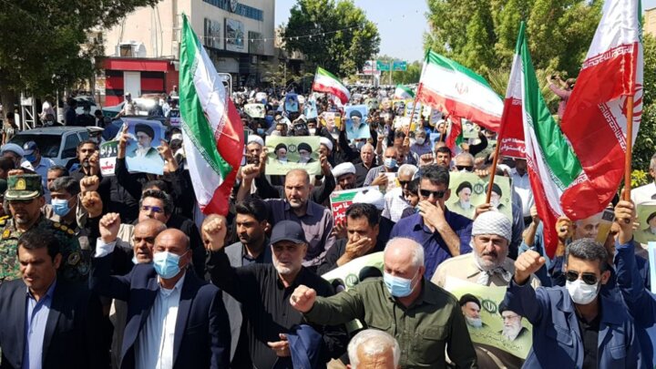 تصاویر حضور مردم در راهپیمایی علیه اغتشاشگران