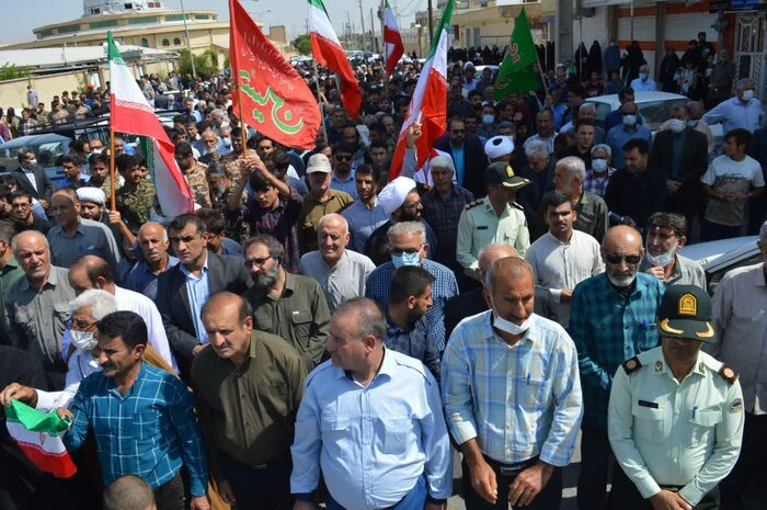 راهپیمایی نمازگزاران شهرهای کهگیلویه و بویراحمد در محکومیت حرکات هنجارشکنانه اخیر 