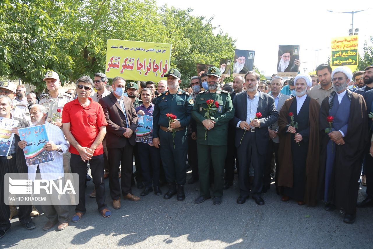 نمازگزاران بجنوردی اقدامات آشوبگران را محکوم کردند 