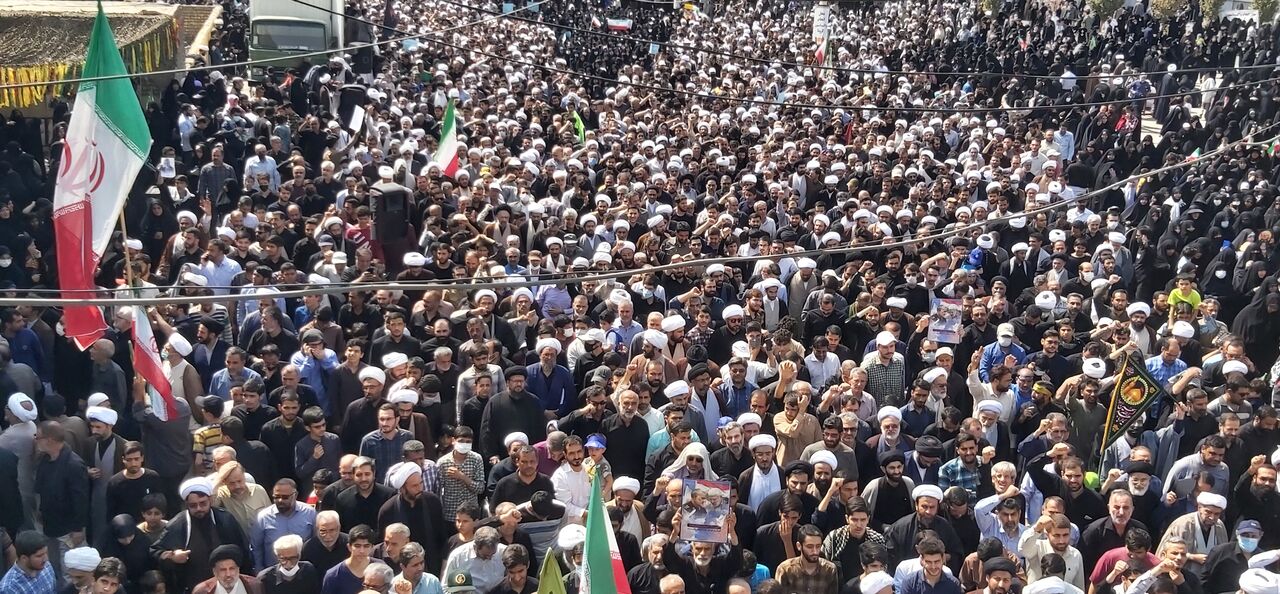 فیلم | راهپیمایی عظیم مردم قم در محکومیت اقدامات هنجارشکنانه آشوبگران