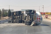 واژگونی تانکر حامل بنزین جاده فیض‌آباد خراسان رضوی را پرخطر کرد