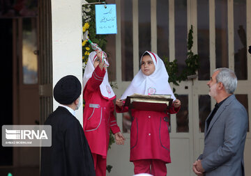 Le président Raïssi inaugure la rentrée scolaire 2022