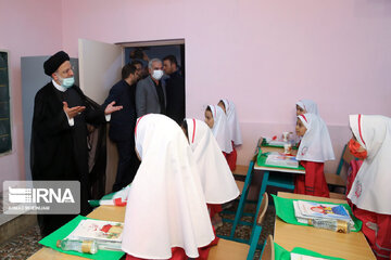 Le président Raïssi inaugure la rentrée scolaire 2022