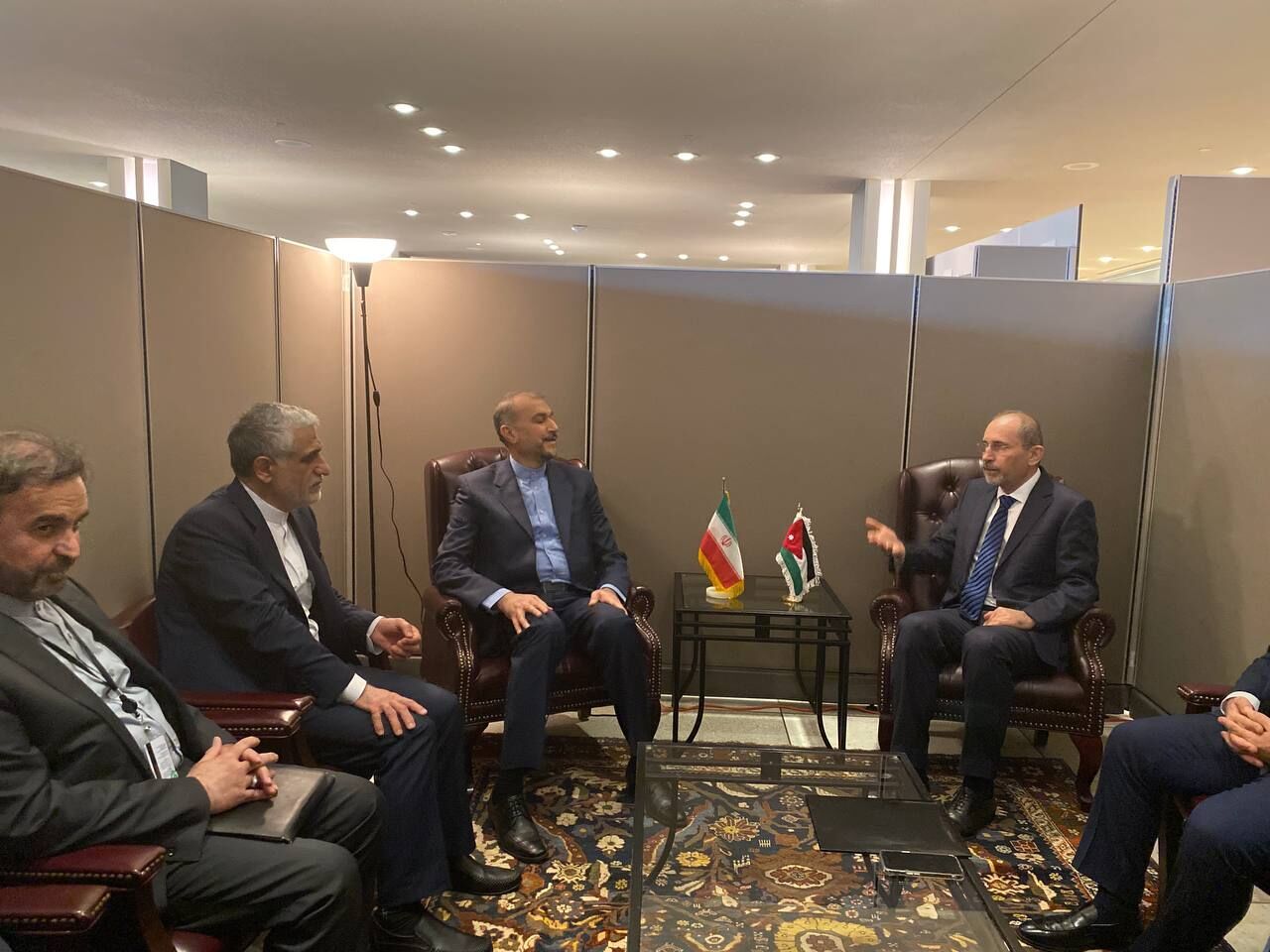 El ministro de Exteriores de Irán: No imponemos ninguna restricción a la expansión de las relaciones con Jordania