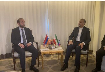 دیدار وزیران خارجه ایران و ارمنستان/ امیرعبداللهیان : اختلافات کشورها باید از طریق مذاکره حل و فصل شود