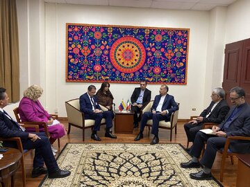 Iran-Venezuela: les ministres des affaires étrangères discutent de la tenue de la réunion conjointe du comité économique