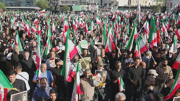 Iran: des foules immenses organisent des rassemblements pour dénoncer les troubles et les actes de sacrilège