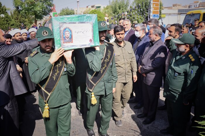 تصاویر حضور مردم در راهپیمایی علیه اغتشاشگران