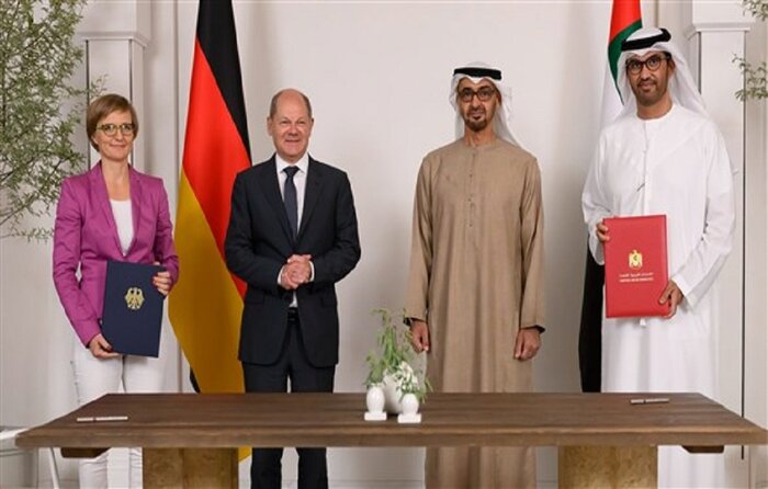 پس از قرارداد تامین انرژی با امارات، صدر اعظم آلمان وارد قطر شد