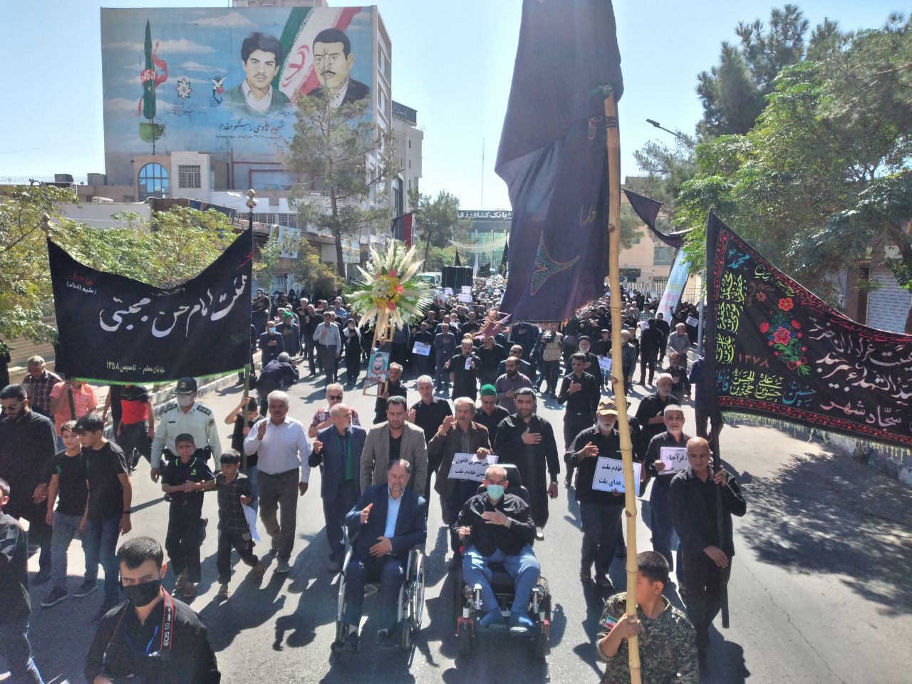 پیکر شهید دفاع مقدس در بیرجند تشییع شد پیکر شهید دفاع مقدس در بیرجند تشییع شد