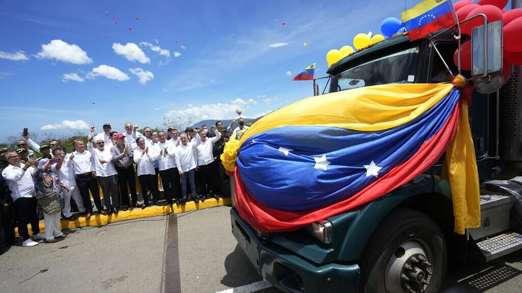 مرزهای کلمبیا و ونزوئلا پس از ۷ سال بازگشایی شد