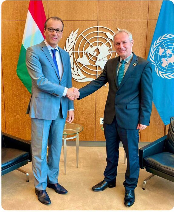 برداشت نادرست از پرچم محل دیدار امیرعبداللهیان و رئیس مجمع عمومی سازمان ملل