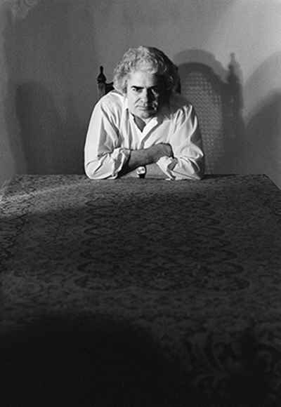 پیشبینی گلسرخی در مجله شاملو/عوامل رادیو موضع سیاسی خود را پنهان میکردند/ترس از ساواک هنر را به ایهام کشانده بود