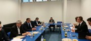 El director de la OEAI se reúne con el ministro húngaro de Exteriores