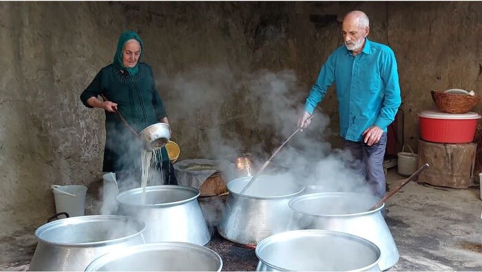 جشنواره شیره‌پزی سنتی مانیزان در ایستگاه دوازدهم 