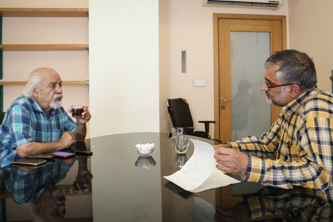 پیشبینی گلسرخی در مجله شاملو/عوامل رادیو موضع سیاسی خود را پنهان میکردند/ترس از ساواک هنر را به ایهام کشانده بود پیشبینی گلسرخی در مجله شاملو/عوامل رادیو موضع سیاسی خود را پنهان میکردند/ترس از ساواک هنر را به ایهام کشانده بود