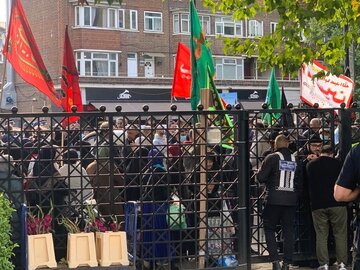 Les musulmans britanniques et les partisans de la Révolution islamique se sont réunis à Londres 