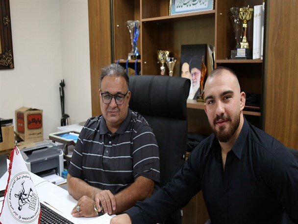 قهرمان کشتی جهان به پتروپالایش تاکستان پیوست