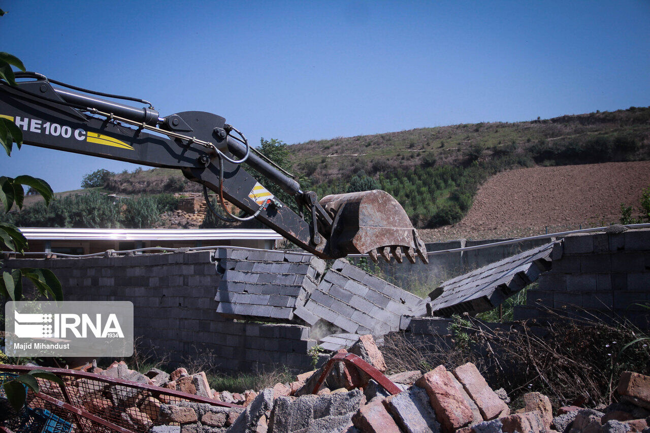 ماجرای تخریب سازه غیرمجاز در روستای فوشه فومن چیست؟