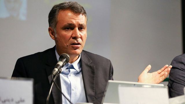 فاضلی: بیاعتمادی هر راهحلی را در معرض تردید قرار میدهد فاضلی: بیاعتمادی هر راهحلی را در معرض تردید قرار میدهد