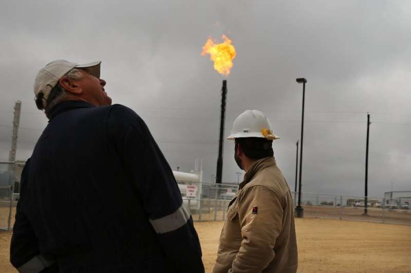 سوزاندن گازهای اضافه در فرایند استخراج نفت تاثیر تغییرات اقلیمی را تشدید می‌کند