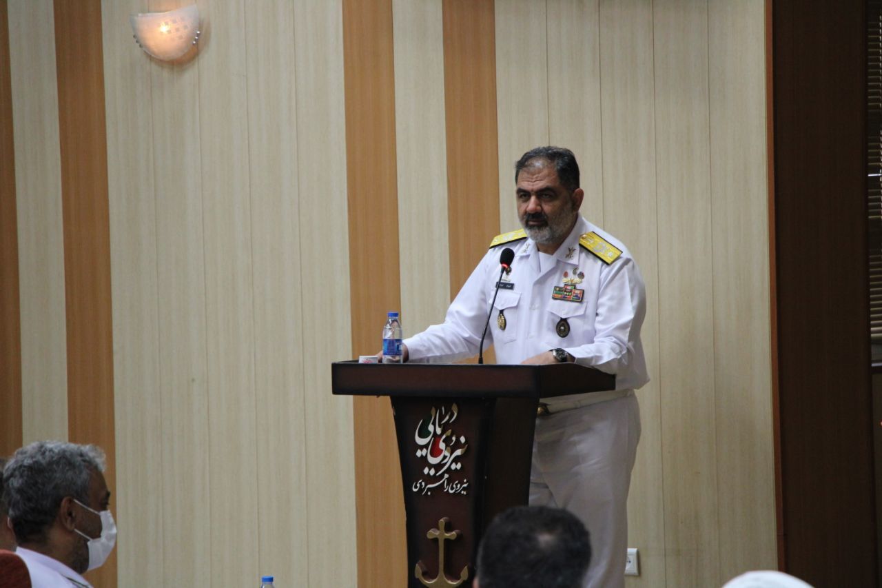 قائد البحرية الايرانية : يجب الانطلاق من موقف الدفاع عن المقدسات في مواجهة العدو قائد البحرية الايرانية : يجب الانطلاق من موقف الدفاع عن المقدسات في مواجهة العدو