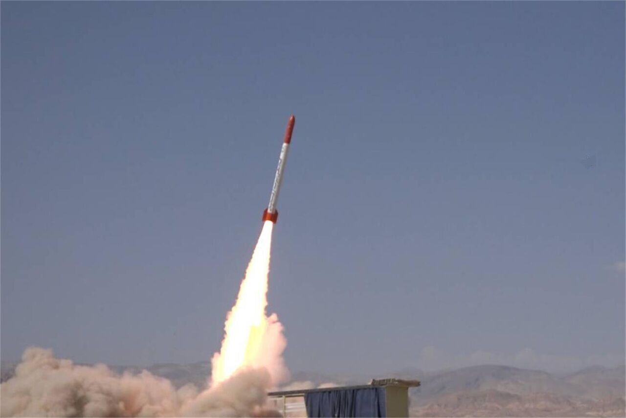 Irán prueba con éxito sistema de maniobra orbital y sonda espacial