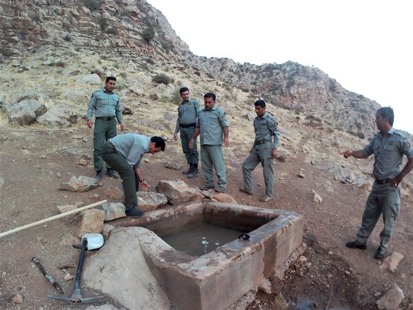 آبشخورهای منطقه حفاظت شده سفید کوه خرم آباد گندزدایی شد