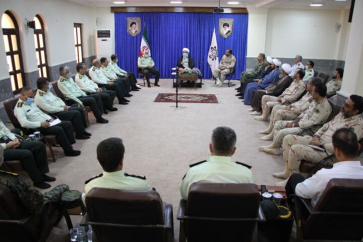 امام جمعه بوشهر:تلاشگران عرصه امنیت خط مقدم ایجاد آرامش، توسعه و پیشرفت در جامعه هستند