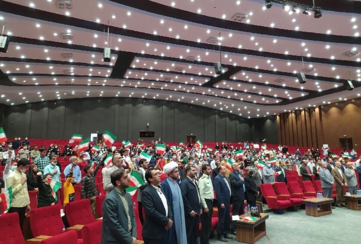 اجتماع دهه هشتادیها در بیرجند اجتماع دهه هشتادیها در بیرجند