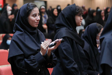 El presidente iraní participa en la ceremonia de apertura del nuevo año académico en la Universidad Al-Zahra 