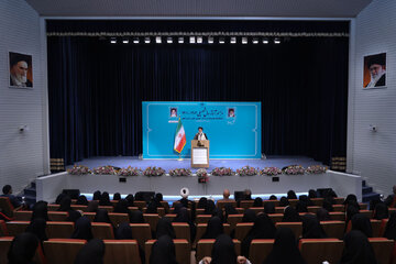 El presidente iraní participa en la ceremonia de apertura del nuevo año académico en la Universidad Al-Zahra 