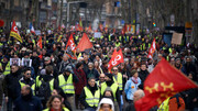 درخواست فرهیختگان فرانسه برای اعتراض علیه سیاست‌های مکرون 