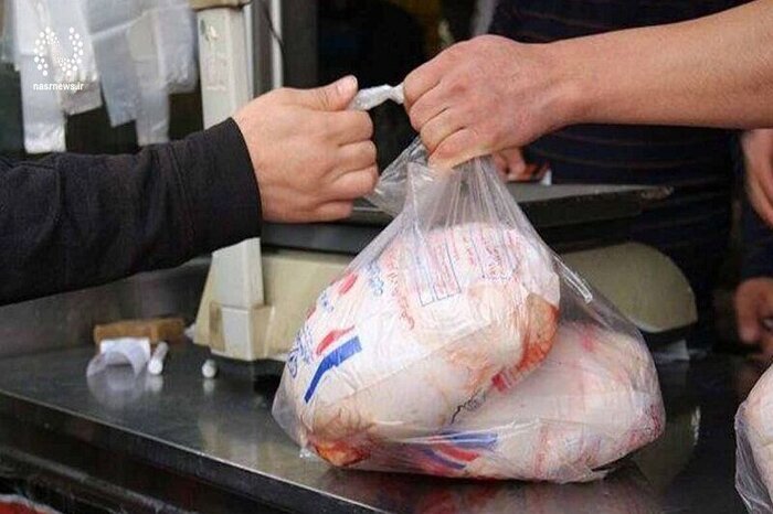 پشت پرده گرانی گوشت مرغ در مازندران/ دلالان بازار را برهم زدند