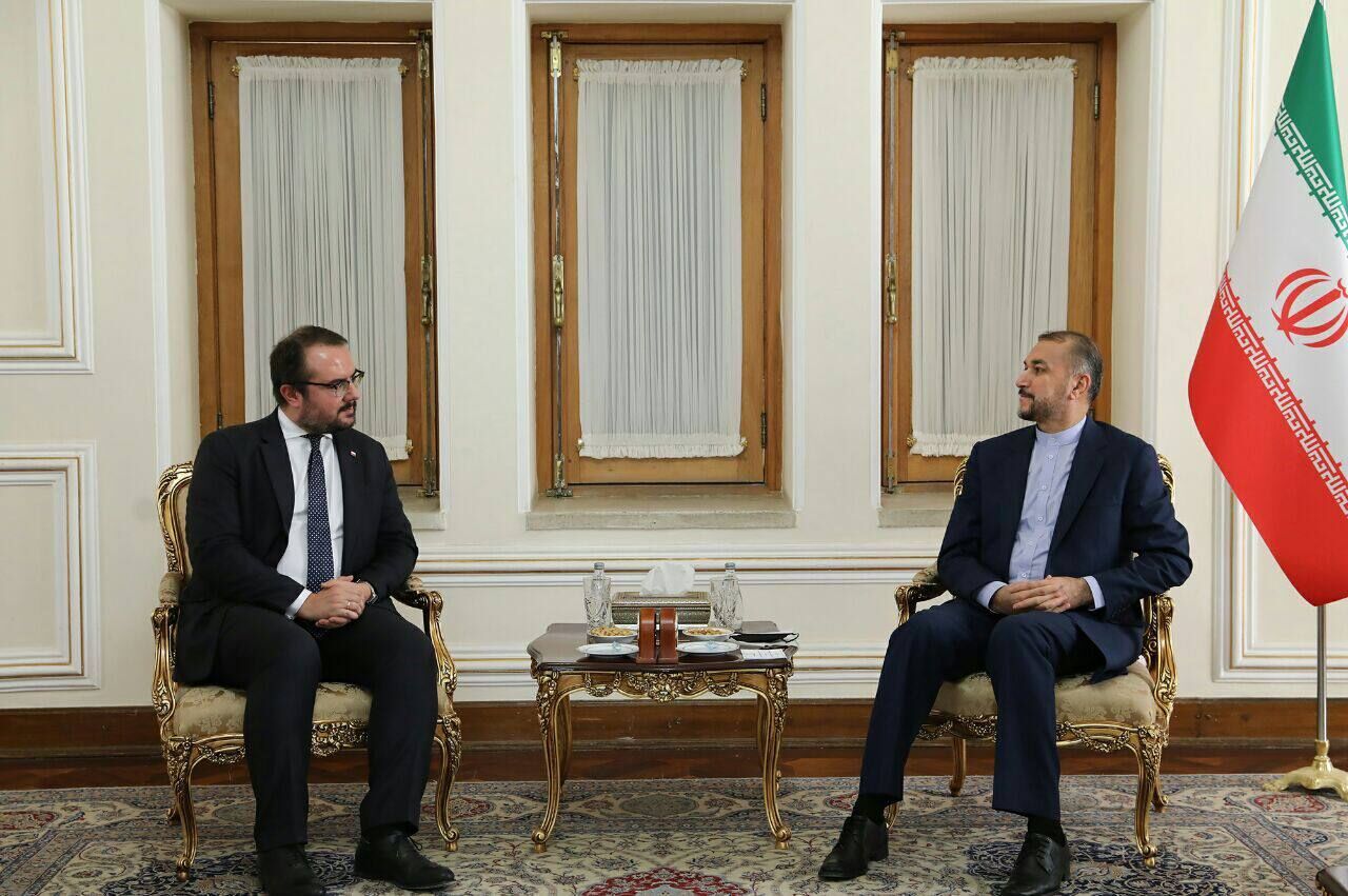 FM: Iran opposes arming either side in Ukraine war