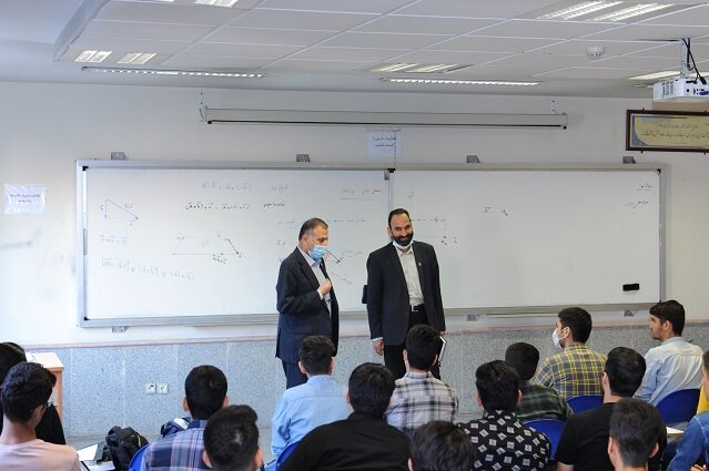 دانشجویان به مقررات آموزشی و تحصیل توجه جدی داشته باشند