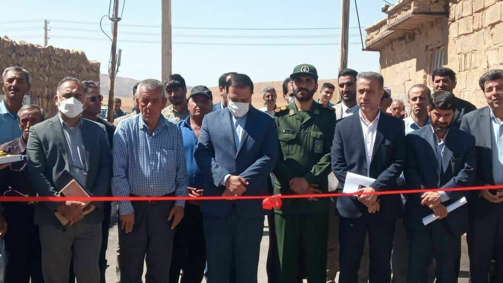 طرح آسفالت ۵۵ هزار مترمربع از معابر روستایی شهرستان سپیدان به بهره برداری رسید