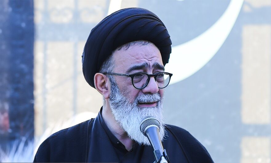 امام جمعه تبریز: ارتقای سطح دینی و سیاسی دانش‌آموزان ضروری است