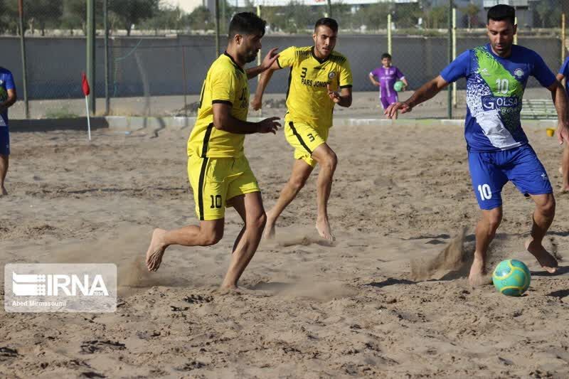 تیم فوتبال ساحلی چادرملو اردکان مغلوب فرش حداد اصفهان شد