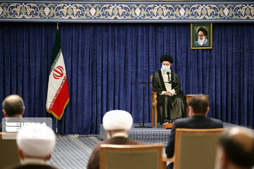 Leader, members of Expediency Council meet in Tehran