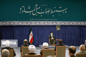 Leader, members of Expediency Council meet in Tehran