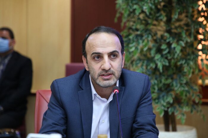 دوست و دشمن به دانشگاه چشم دوختهاند