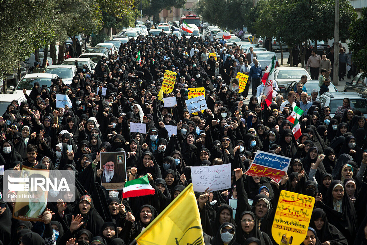 ملت ایران لحظه‌ای از ارزش‌های اسلام و انقلاب کوتاه نخواهد آمد