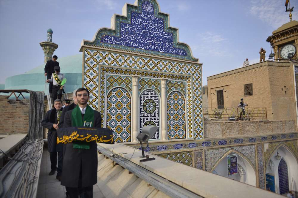 پرچم های شادی در شهر ری قبله تهران در آستانه ۱۷ ربیع الاول برافراشته شد