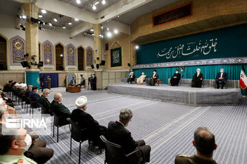 Leader receives participants at the Intl' Islamic Unity Conference