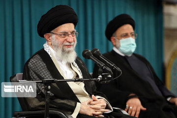 Leader receives participants at the Intl' Islamic Unity Conference