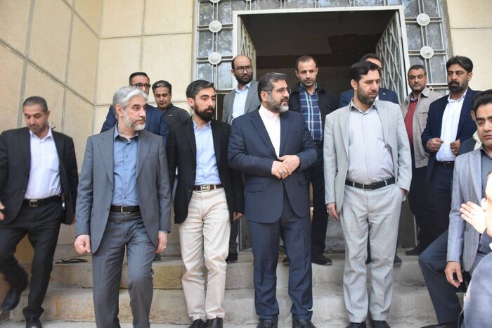 تاکید وزیر ارشاد بر شتاببخشی به بازسازی کتابخانه ۷۲ ساله شیراز