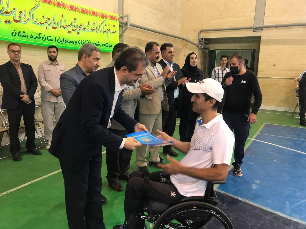 استاندار کردستان: ورزش در میان معلولان و جانبازان فراگیر شود