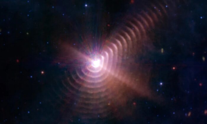 تلسکوپ «جیمز وب» یک پدیده کیهانی عجیب کشف کرد